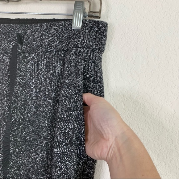 Lululemon womens on the fly pants feathered jacquard 6 - Picture 5 of 10